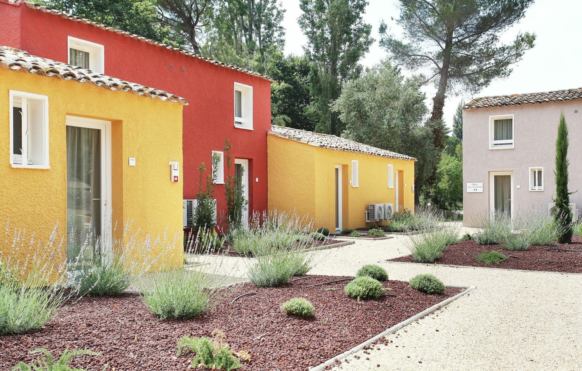 Odalys Le Village Camarguais Les Gardians Aparthotel Arles